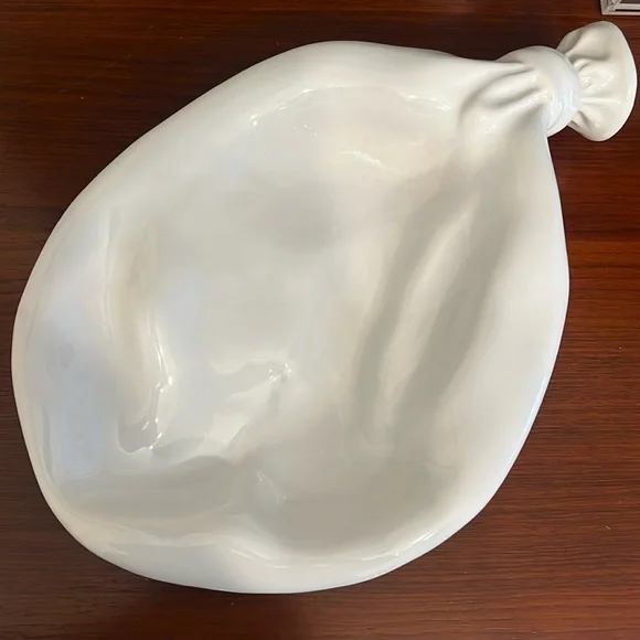 White ceramic balloon dish - Picture 1 of 4